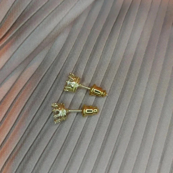 Fashion Crown Zircon Stud Yellow Gold Tone Earrings - Picture 11 of 15